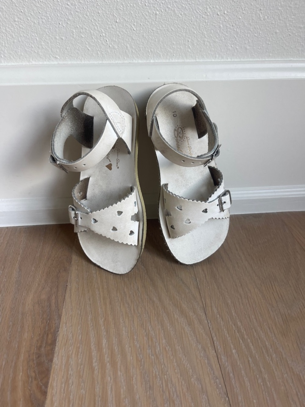 Girls' White Scalloped Heart-Detail Ankle Strap Sandals